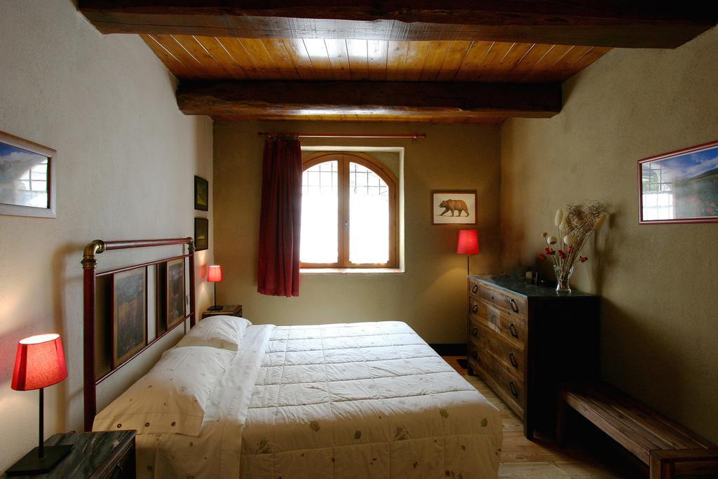 B&B Cascina Dell'Orso Castelsantangelo sul Nera Værelse billede